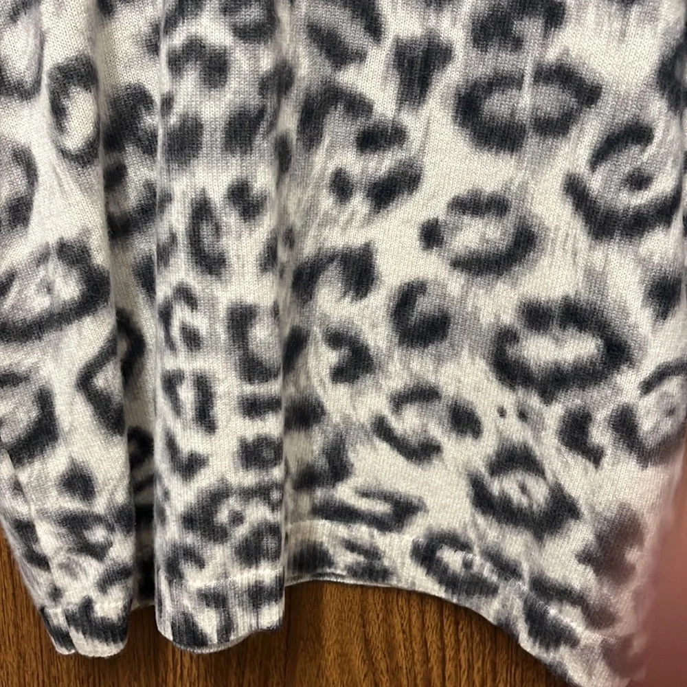 Talbots sweater - Picture 3 of 3